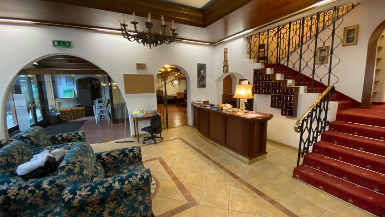 Hotel Regina Delle Dolomiti Panchià Esterno foto