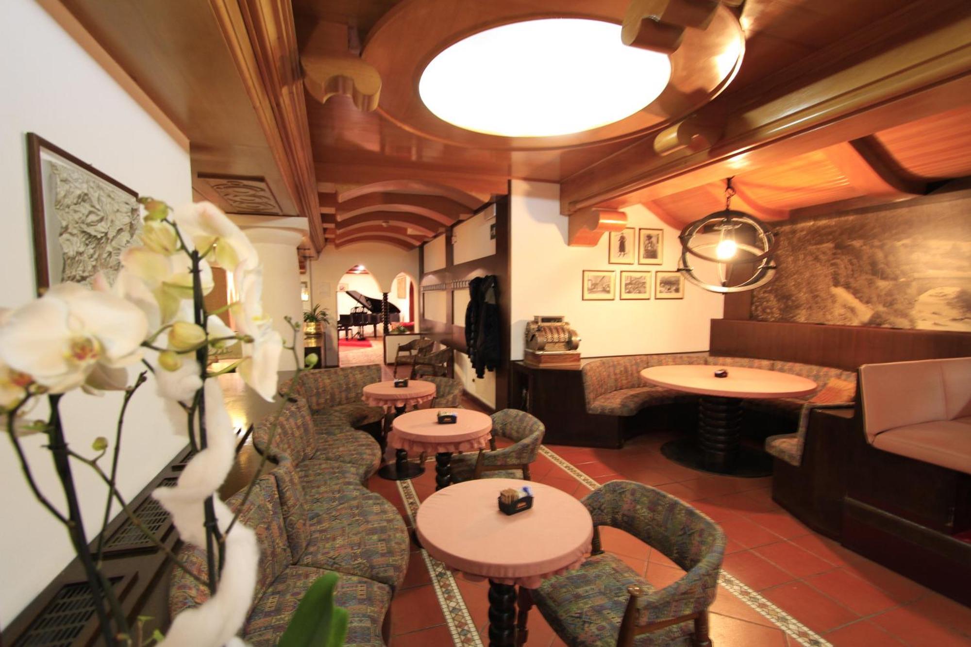 Hotel Regina Delle Dolomiti Panchià Esterno foto