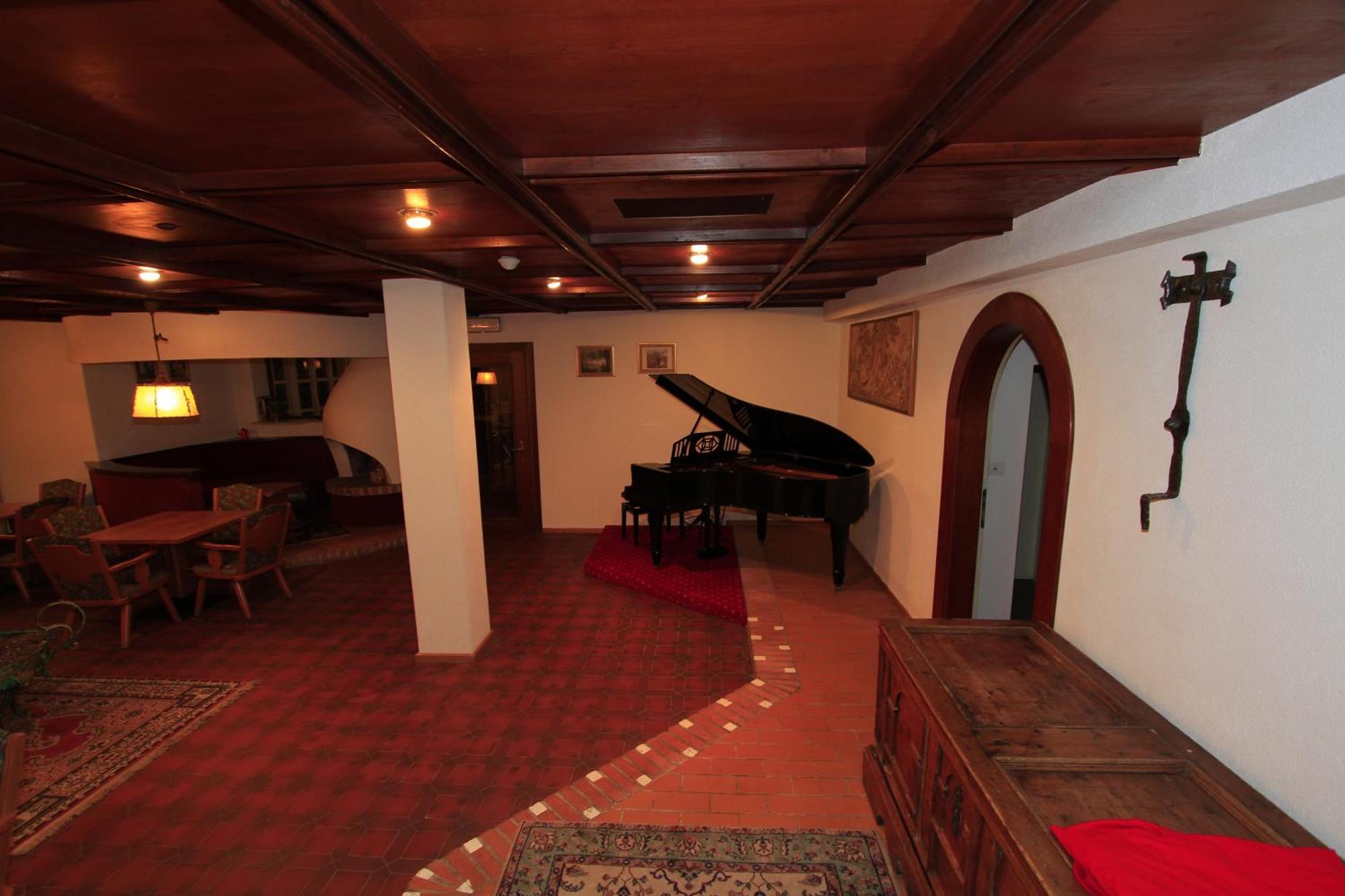 Hotel Regina Delle Dolomiti Panchià Esterno foto