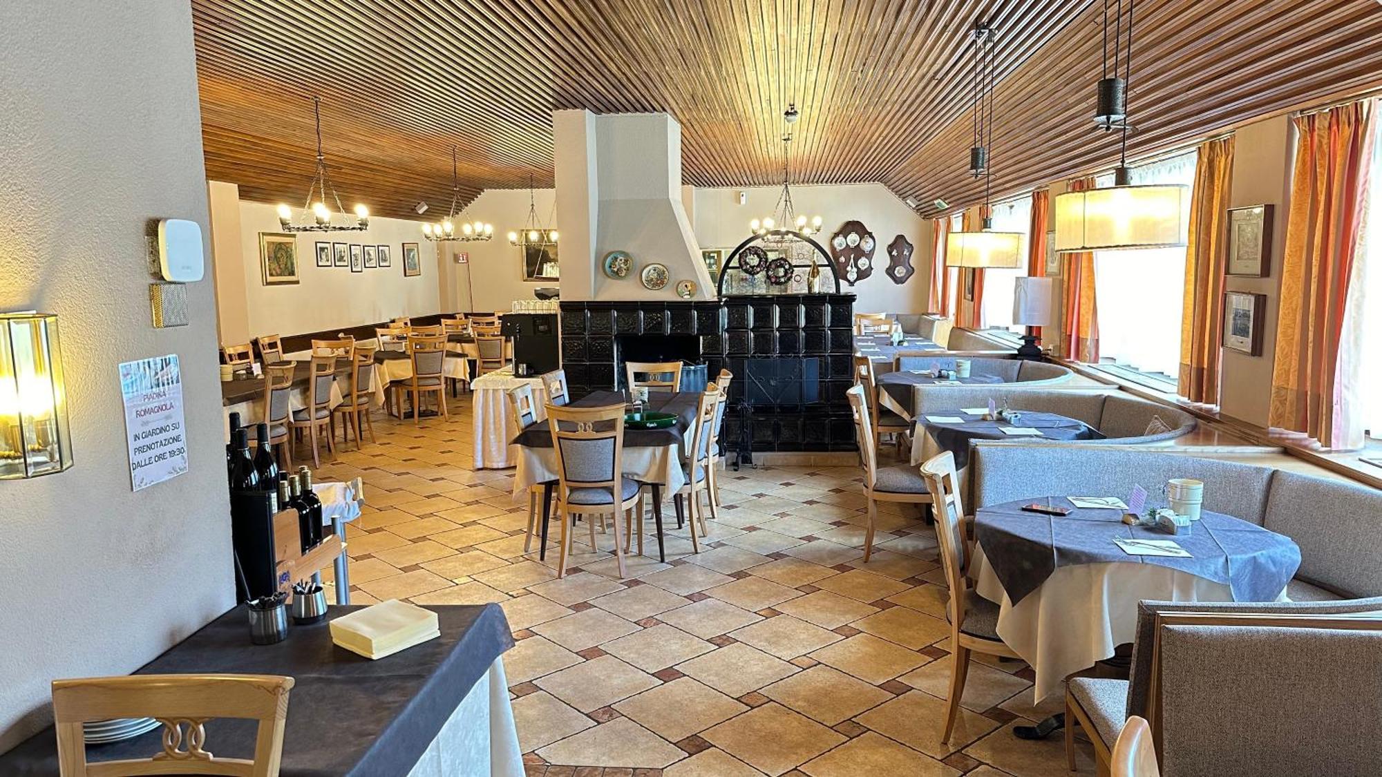 Hotel Regina Delle Dolomiti Panchià Esterno foto