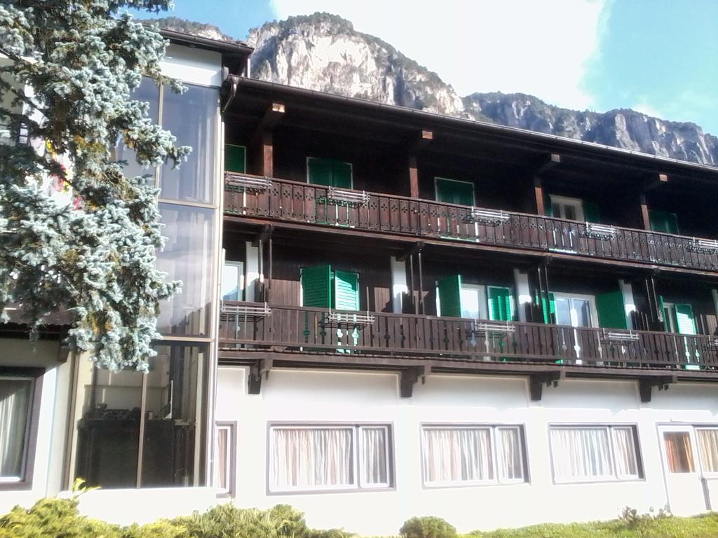 Hotel Regina Delle Dolomiti Panchià Esterno foto