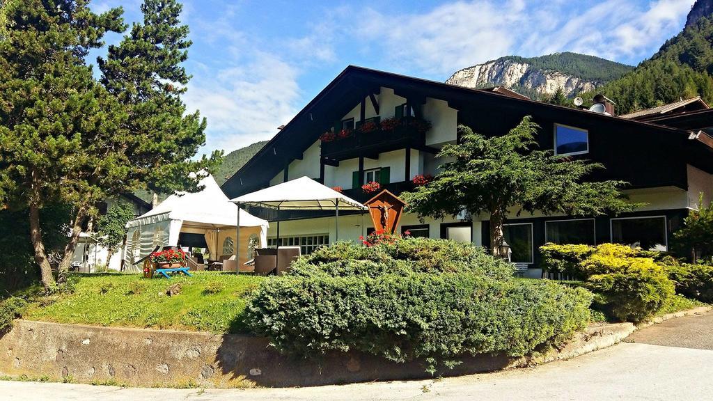 Hotel Regina Delle Dolomiti Panchià Esterno foto