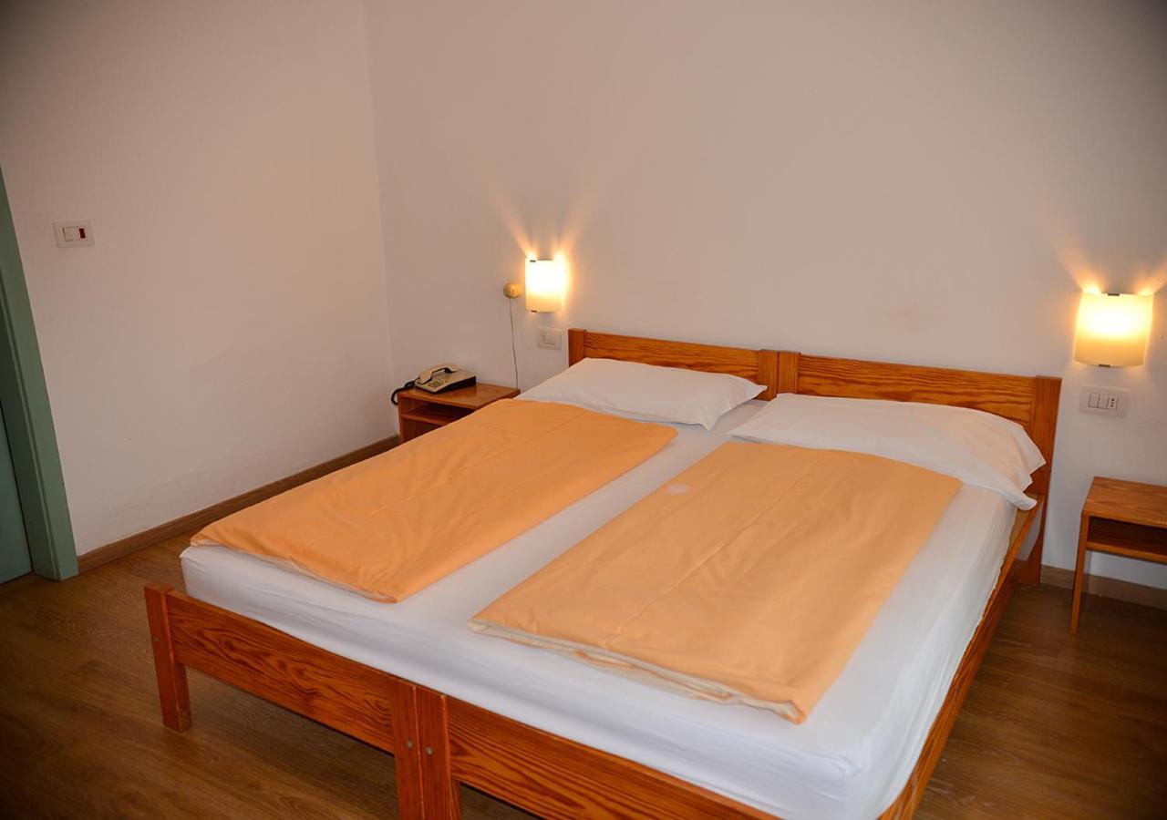 Hotel Regina Delle Dolomiti Panchià Esterno foto