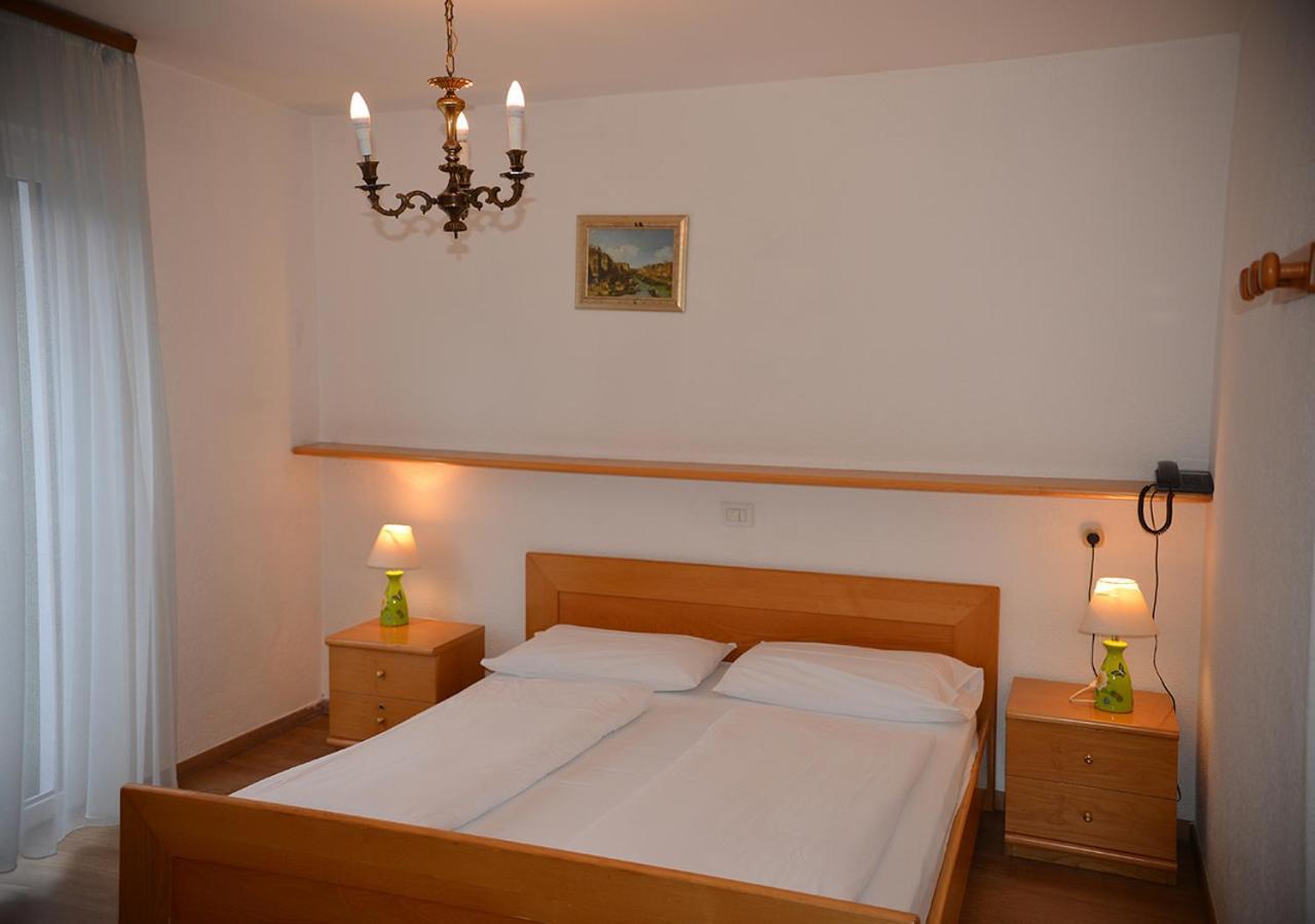 Hotel Regina Delle Dolomiti Panchià Esterno foto