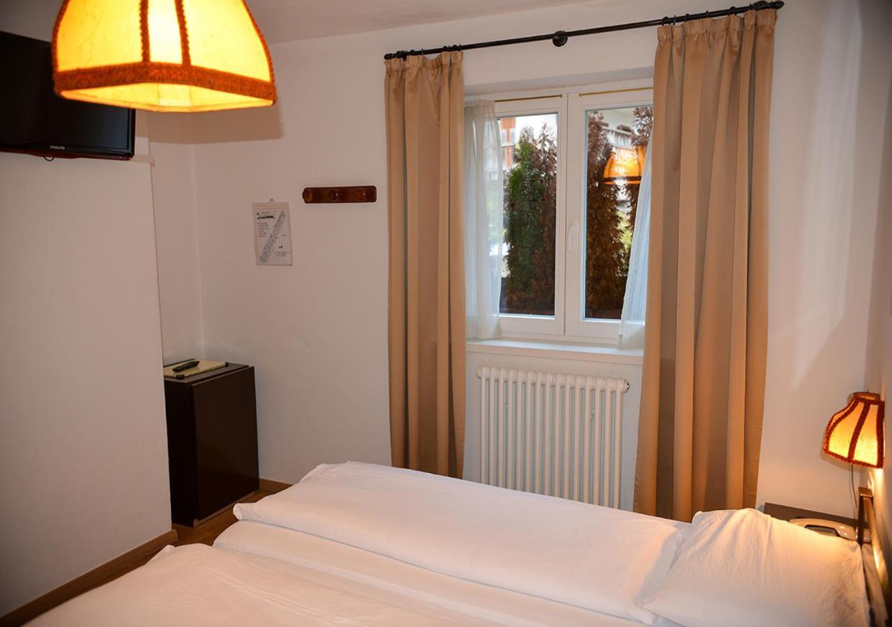Hotel Regina Delle Dolomiti Panchià Esterno foto