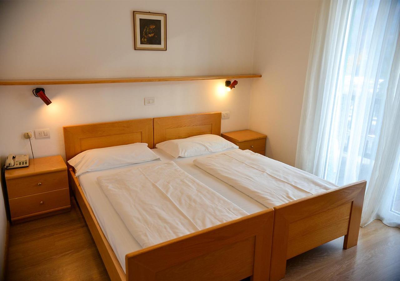 Hotel Regina Delle Dolomiti Panchià Esterno foto
