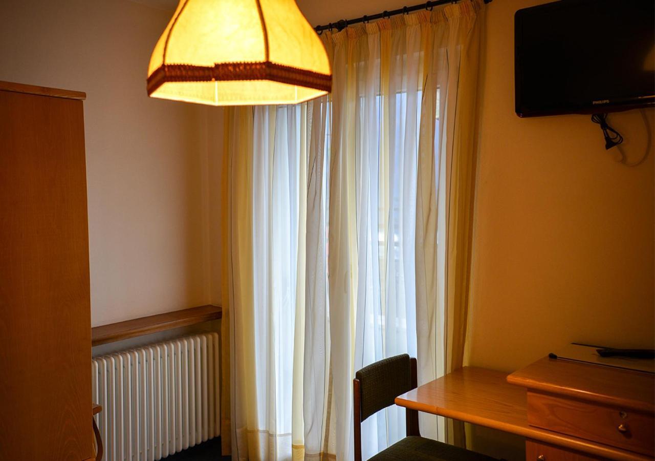 Hotel Regina Delle Dolomiti Panchià Esterno foto