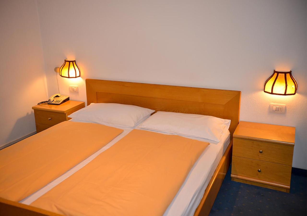 Hotel Regina Delle Dolomiti Panchià Esterno foto
