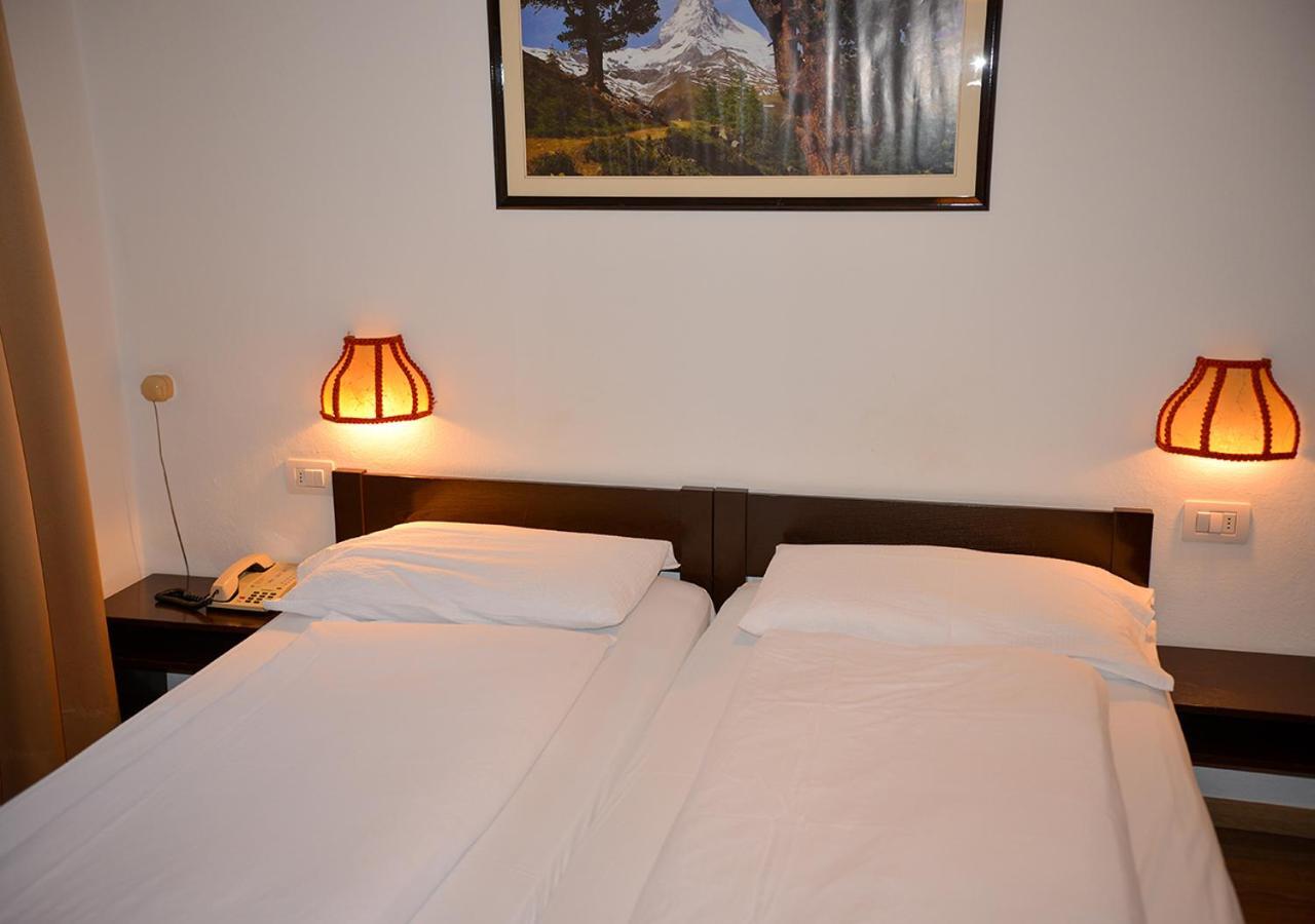 Hotel Regina Delle Dolomiti Panchià Esterno foto